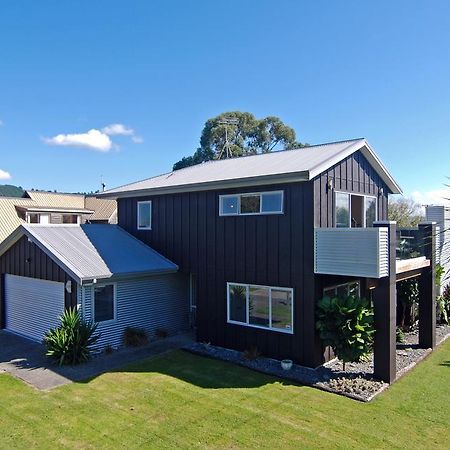Zodiac Bay Lake Retreat Rotorua Exterior photo