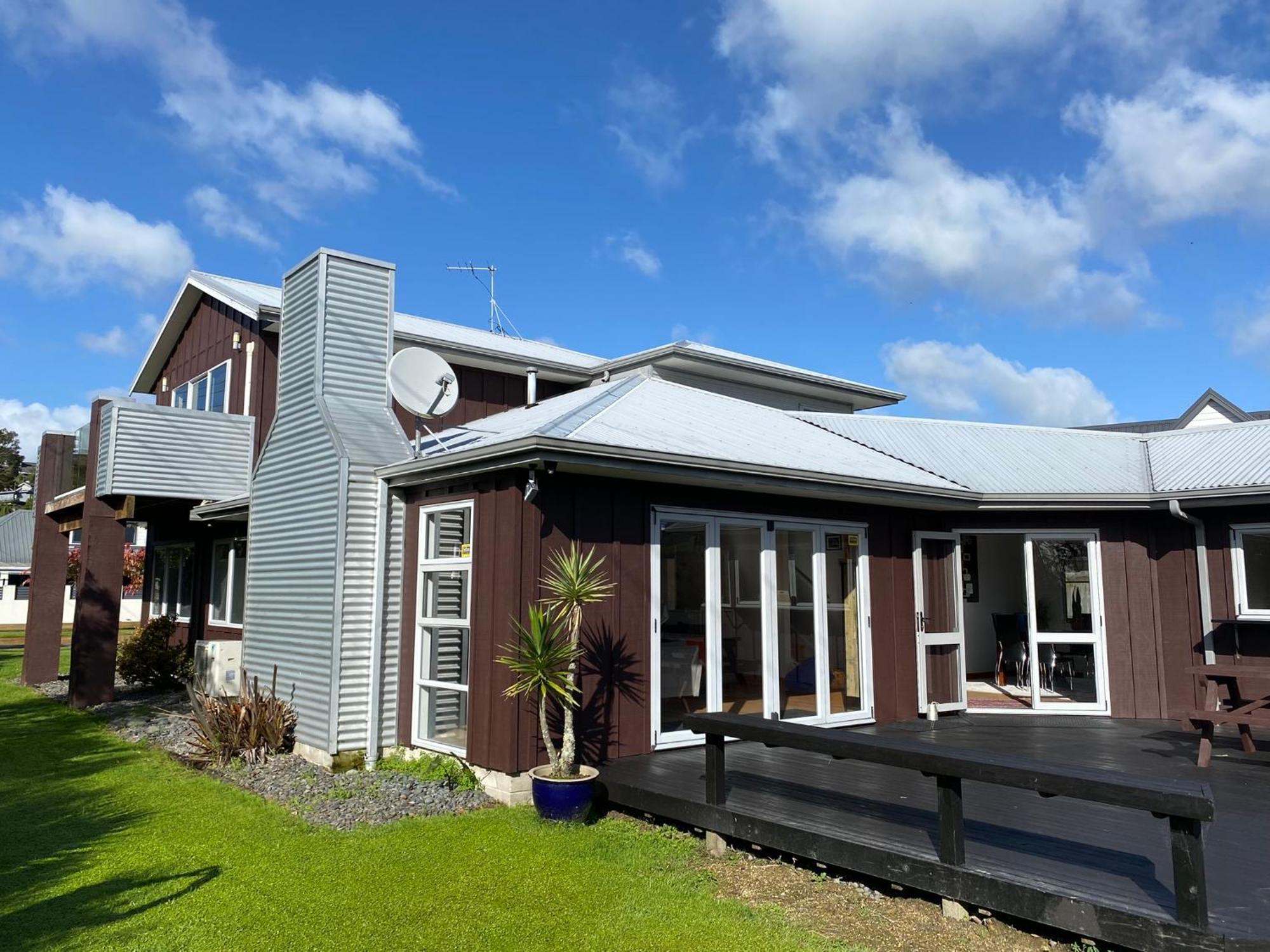 Zodiac Bay Lake Retreat Rotorua Exterior photo